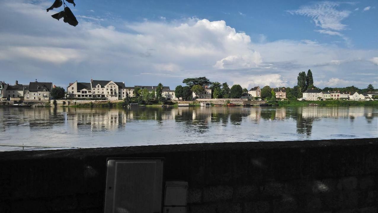 The Peaceful Corner In The Heart Of Saumur Apartment Luaran gambar